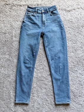 American Eagle Outfitters Mom Jean